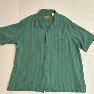 Caribbean Joe Sz Lg Textured Teal Button Down Shirt with pocket. 100% silk.